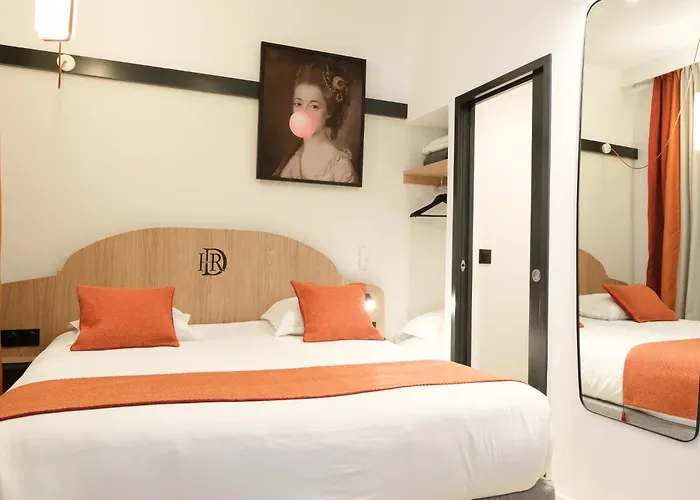 A L\'Hotel Des Roys