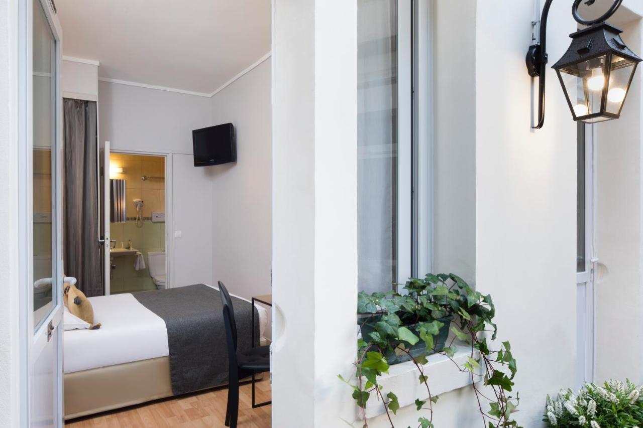 A L'hotel Des Roys 3*