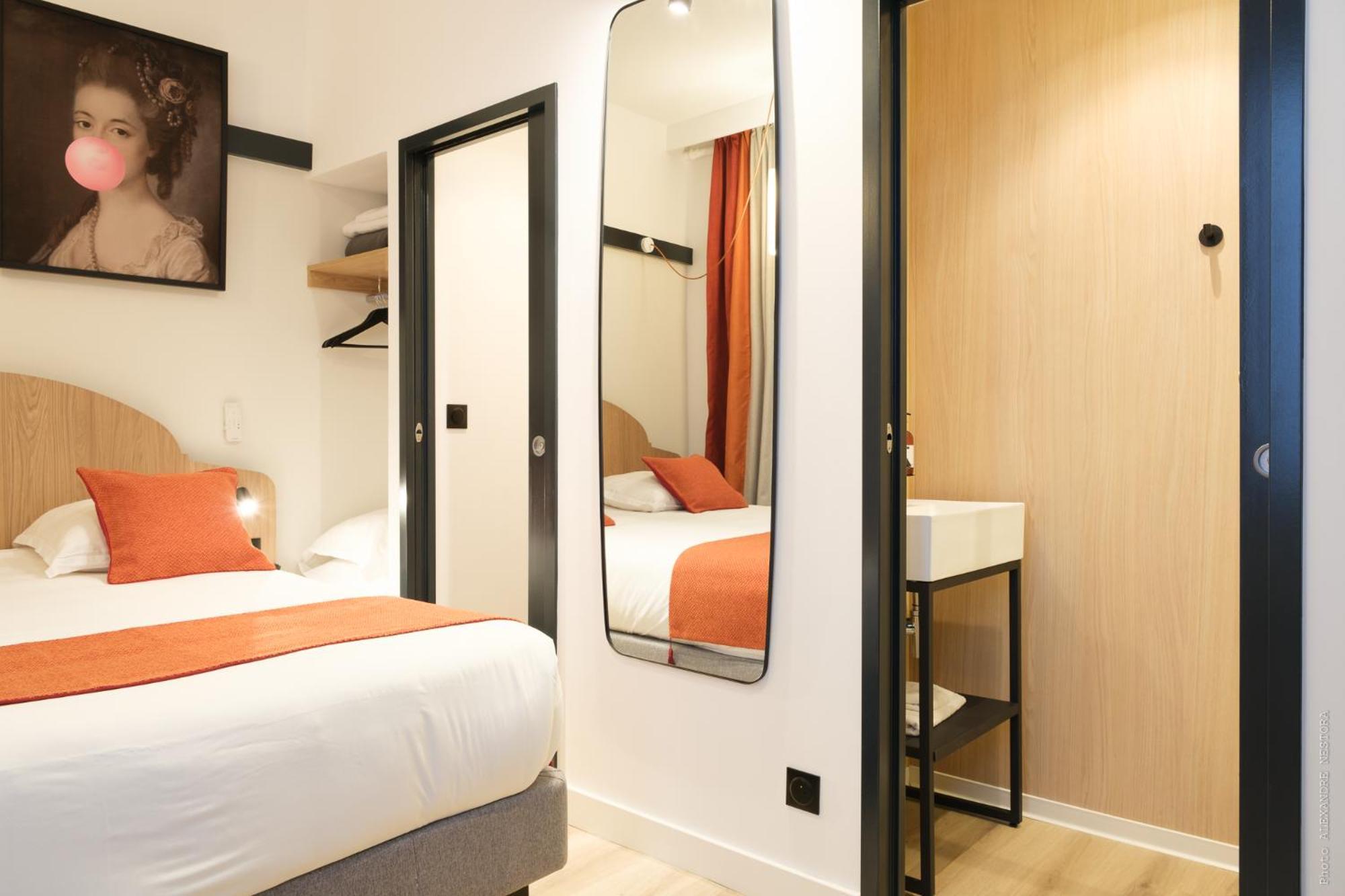 A L'hotel Des Roys 3*