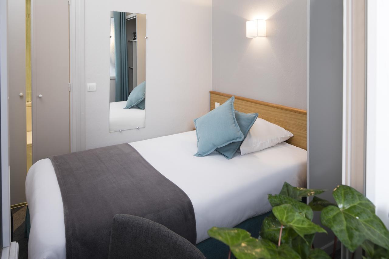 A L'hotel Des Roys Hotel
