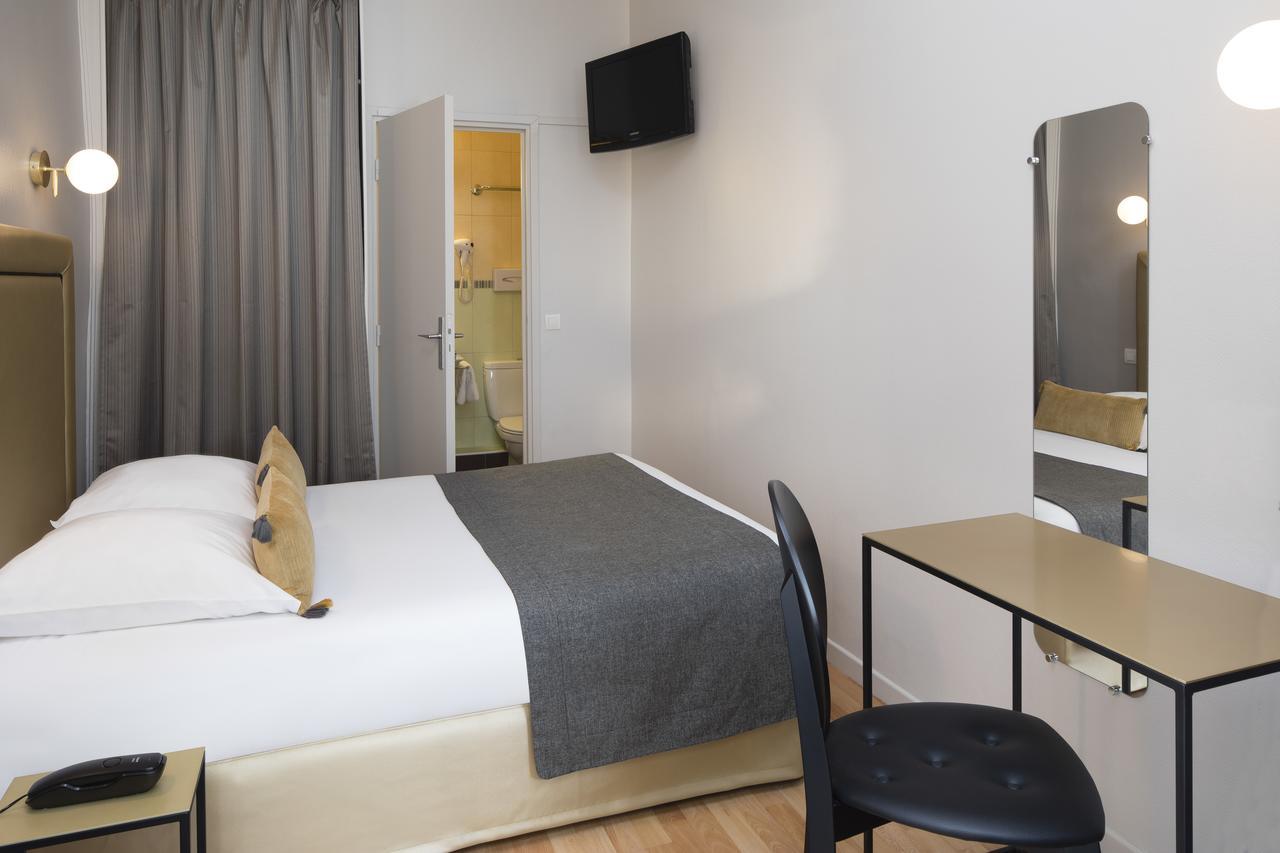 A L'hotel Des Roys 3*