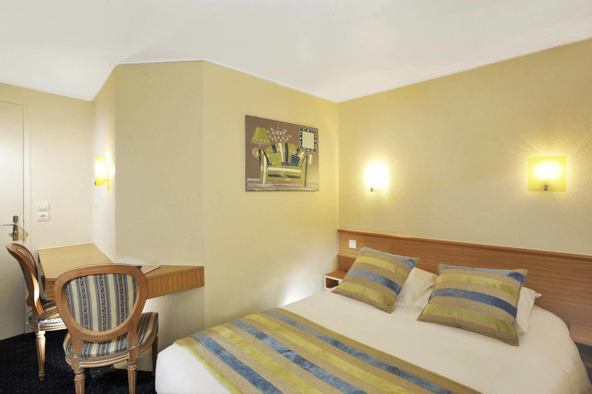 Hotel A L'hotel Des Roys